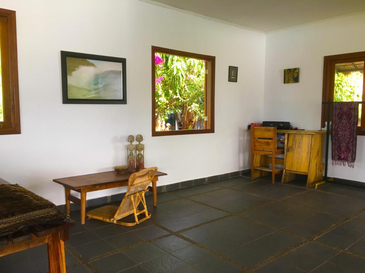Merdeka House Maluk エクステリア 写真