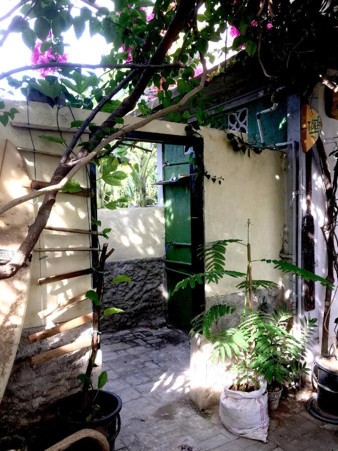 Merdeka House Maluk エクステリア 写真