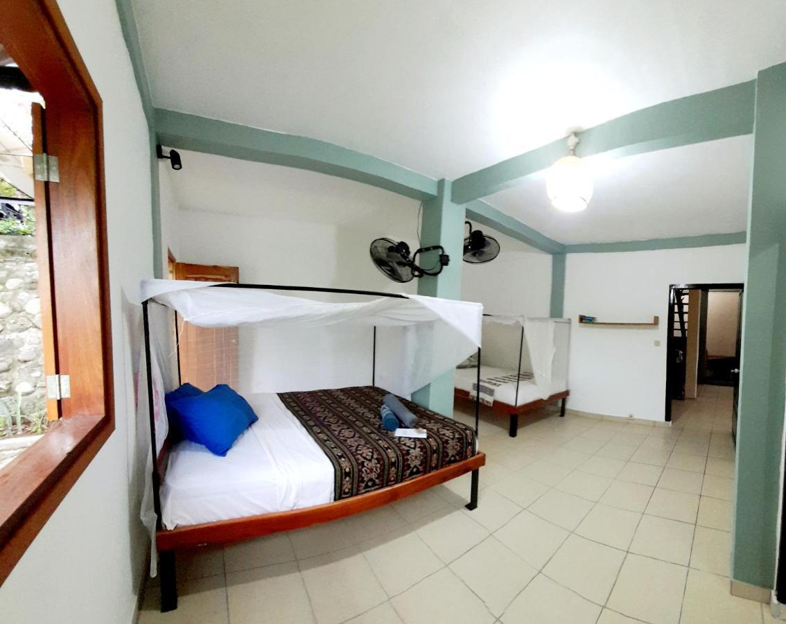Merdeka House Maluk エクステリア 写真