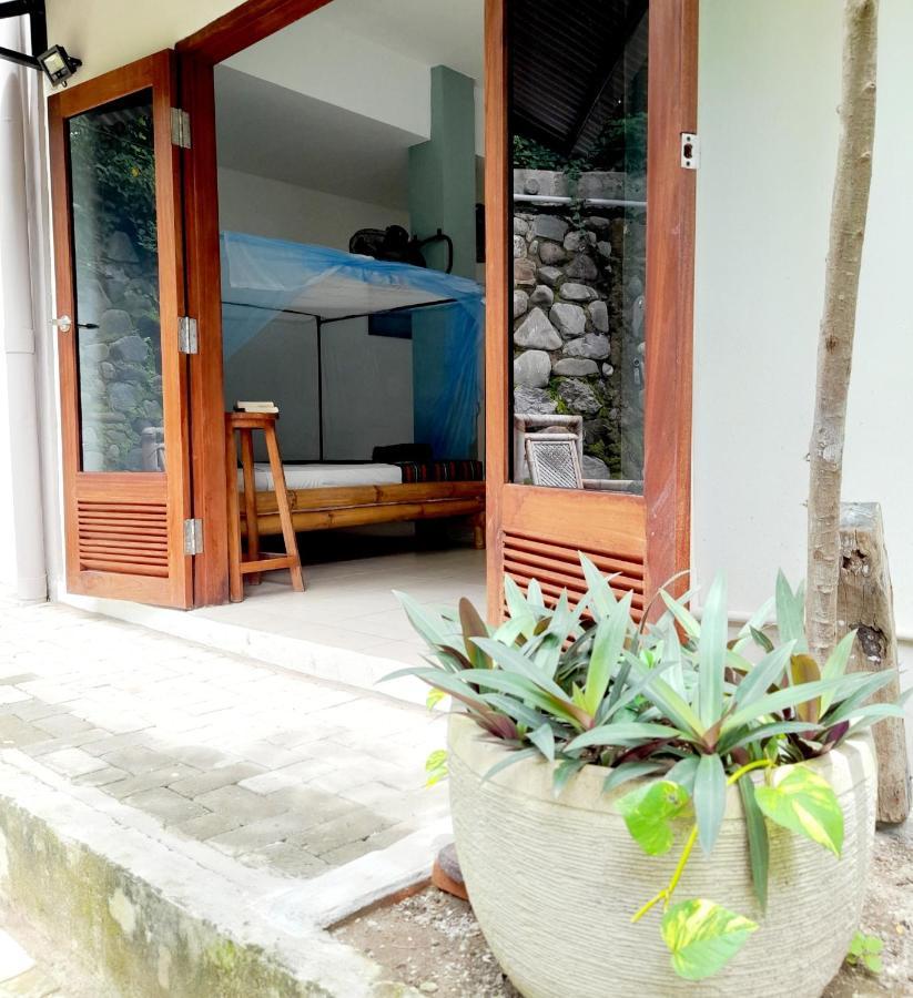Merdeka House Maluk エクステリア 写真