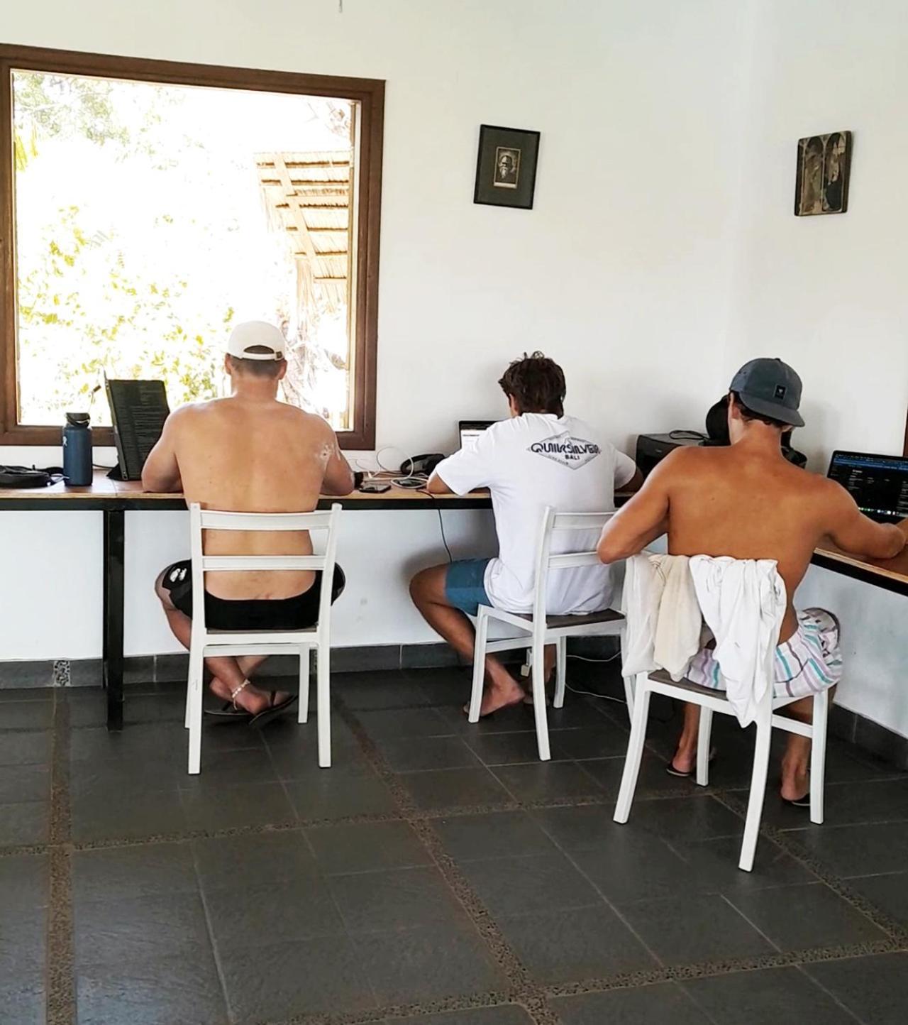 Merdeka House Maluk エクステリア 写真